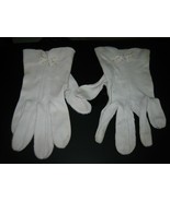 Vintage Ladies Beaded Accent Short Ivory Gloves - £7.58 GBP