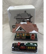 Department Dept 56 VILLAGE STATION AND TRAIN Original Snow Village #5122-5 - £37.49 GBP