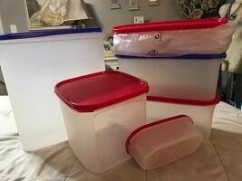 NEW TUPPERWARE MODULAR MATES LOT OF 6 OVAL &amp; SQUARE RED AND BLUE LIDS FR... - $1,101.47 MXN