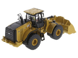 CAT Caterpillar 972 XE Wheel Loader Yellow with Operator &quot;High Line Series&quot; 1/50 - £108.10 GBP