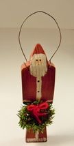 Christmas Ornament Primitive Santa Claus Wood Figurine Wreath - $5.99