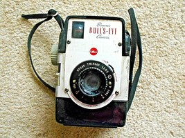 Vintage Kodak Brownie Bull&#39;s-Eye Camera w/Kodak Twindar Lens - £6.20 GBP