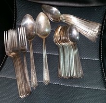 25pc International Carmen Silverplate Stratford Plate Sectional Spoons Forks - £78.90 GBP