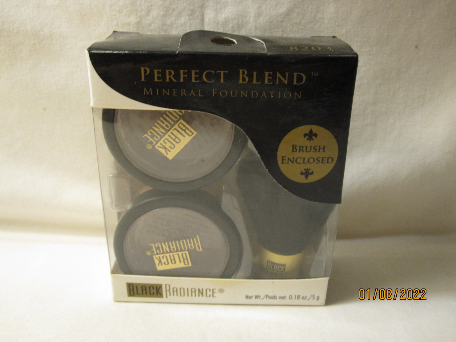 Make-Up: Black Radiance Mineral Foundation Perfect Blend Kit: #8203 Dark  - $11.00