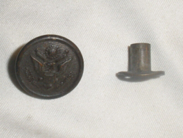 WW1 US Army blackened visor cap button - $9.49