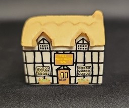 Wade Ireland Whimsey-on-Why Why Knott Inn From Set #1 English Cottage 19... - $500.29 MXN
