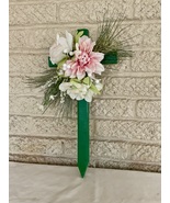 Winter Cemetery Cross: pink grave flowers, Winter Grave Decoration - €22,33 EUR