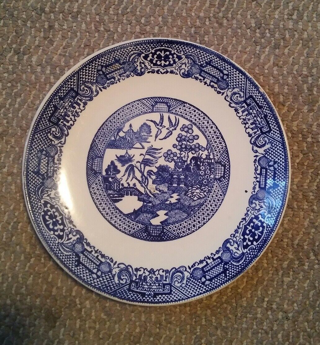 000 Vintage 10 Inch Blue Willow Dinner Plate Unmarked - $8.99