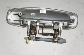 2003-2004 INFINITI G35 SEDAN RIGHT FRONT PASSENGER SIDE EXTERIOR DOOR HANDLE  image 6