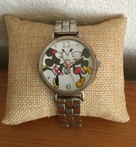 Mickey Mouse &amp; Minnie Mouse Kissing Watch Accutime Disney Watch - £39.34 GBP