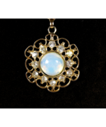 MOONGLOW Stone &amp; RHINESTONE Pendant Vintage Necklace Goldtone Flower 18&quot; - $26.88 CAD