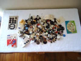 Vintage Mixed Lot Of Over 1 Pound 1/4 oz.Of &quot; NOS &quot; &amp; Used Buttons,misc.items - £19.37 GBP