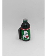 Bottle Of 7 Up Magnet - $184.84 MXN