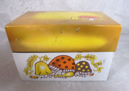 70&#39;s Vintage Metal Mushrooms Recipe File Card Box Syndicate Mfg. Co. With Cards - £21.53 GBP