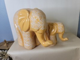 Elephants Mother And Baby Butter Yellow  Ceramic NOS Carved Flowers - £27.37 GBP