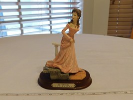 La Verona Collection Lady on Steps Peach Dress Figurine Pre-owned figurine - £16.39 GBP