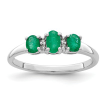 Silver  Emerald 3 Stone and Diamond Ring QR2800 - $2,177.24 MXN