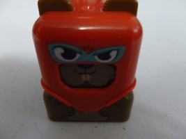 Wendy&#39;s happy meal toy pet power dog  rottweiler  brown. Read Description.  - $93.82 MXN