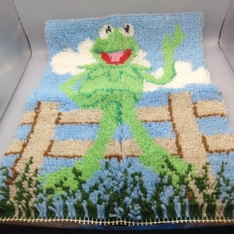 Vintage COMPLETE Caron Muppet Kermit the Frog Latch Hook Kit # K3170 Cra... - $18.81