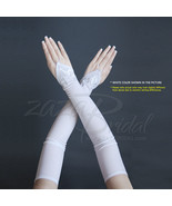 MATTE FINISH SATIN FINGERLESS GLOVES WITH EMBROIDERED FLUTTERING HEART - $454.09 MXN