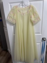 Vintage 60-70s Frilly Nylon Lace Yellow Pink Flowers Negligee/dressing Gown/Robe - £37.35 GBP