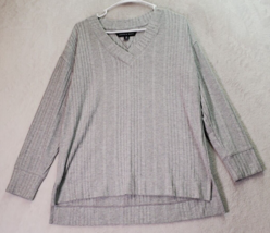 Andrew Marc Sweater Womens Medium Light Gray Knit Rayon Long Sleeve V Neck Slit - £19.83 GBP