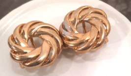 Vintage Signed Jeanne Bouchever Belt Buckle Wreath Swirl Gold Tone 1970&#39;s - £20.48 GBP