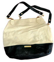 Christian Siriano beige handbag. Quilted. Magnetic closure. Barely used. - $30.77 CAD