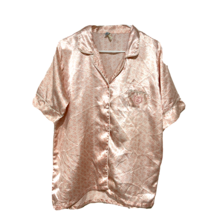 IZOD Women&#39;s Size M Pink &amp; White Satin Pajama Set with Cute Button Accen... - £10.15 GBP