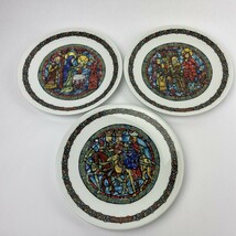 Set of 3 x Vintage D&#39;arceau Limoges Noel Vitrail Christmas Plates Wall H... - $39.59