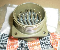MS3100R32-7P MILITARY AMPHENOLE PLUG 35 PIN MALE ITT CANNON  1 PC  New - $12.79 CAD
