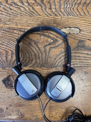 Sony Noise Canceling MDR-NC7 Headphones - Black.  Good Ear Pads - $9.49