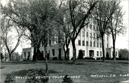 RPPC Mitchell South Dakota SD Davison County Courthouse UNP Postcard Q16 - £23.10 GBP