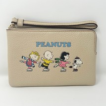 Coach X Peanuts Corner Zip Wristlet With Snoopy &amp; Friends Motif Ivory CF213 - $116.82