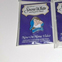 Disney Snow White Seven Dwarves Home Video SNEEZY Pin New On Card 1994 - £4.74 GBP