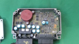 Mercedes R230 SL500 SL550 Front SAM Fuse Box Control Module A2305450945 image 9