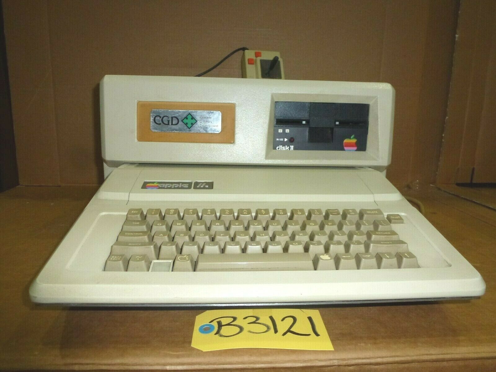 Apple IIe A2S2064 W/Cascade Graphics Development Deck, Disk Drive & Joystick - $425.00