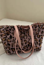 Leopard Fluff Tote Bag - $20.28
