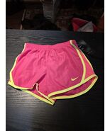 Nike Dry Girls Hyper Pink Yellow DRI-FIT Activewear Shorts Size 6X (6-7Y... - $312.67 MXN