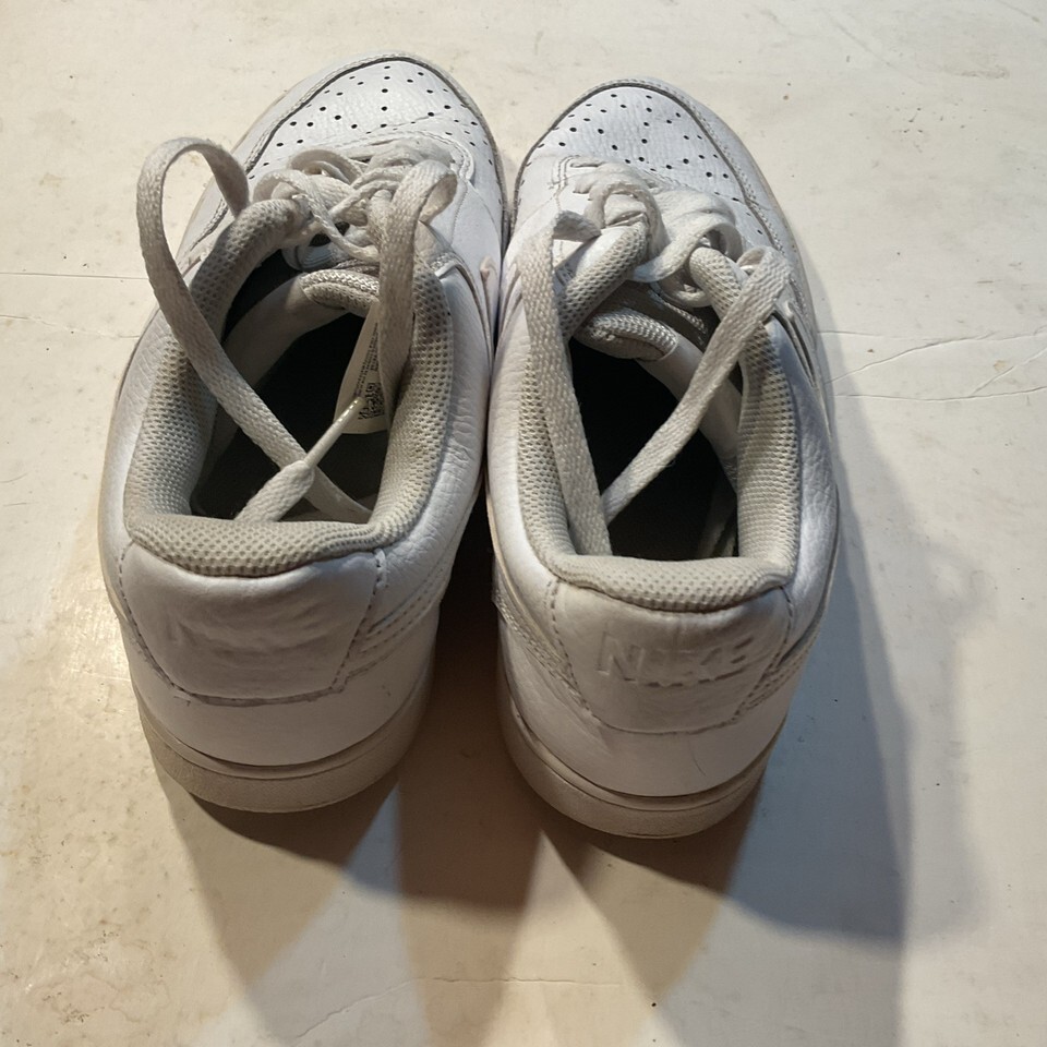 NIKE AIR Size 10.5 Woman’s Sneaker Shoes Triple White NIKE Swoosh Classic Design Item image 7