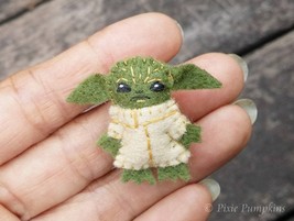 Tiny Green Baby Alien, The Child Felt Doll, Felted Jedi Toy, Lil Youngling Plush - £11.19 GBP