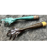vintage Garden weeder tools -- cultivators said to be 1940&#39;s wood knob h... - $281.97 MXN