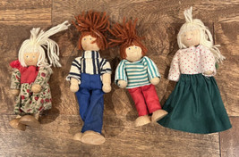 LOT of 4 MELISSA &amp; DOUG Dollhouse Wooden Dolls Poseable People Family - £10.80 GBP