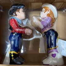 Kissing Cowboy Cowgirl Salt Pepper Shakers Western Mwah! Magnetic Figurine 94507 - £5.11 GBP