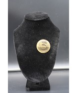 Vtg Gold Tone Shield Brooch Refelective Fashion Textured Jewelry Accessory - $21.01 CAD
