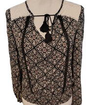 Xhilaration Pretty Women&#39;s Black Print/White Lace  Keyhole Tie Neck Medium - $9.89