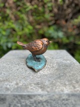 Garden Robin – Bronze Sculpture. 7x15x10cm - 0.5Kg - $218.90 CAD