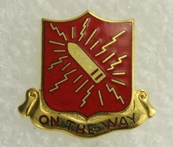Vintage US Military DUI Pin 152nd Field Artillery Battalion ON THE WAY - £6.97 GBP