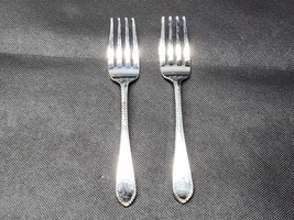 Vintage LUNT Silver 2-Piece Salad Forks - EARLY AMERICAN ENGRAVED - No M... - £43.46 GBP