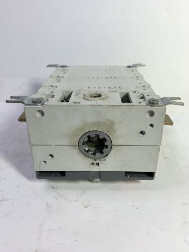 Used ABB OT250E03 Disconnect Switch 3-Pole Base Mounted Front Operated Item image 4
